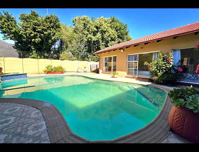 3 BEDROOM HOUSE FOR SALE IN BRACKENHURST